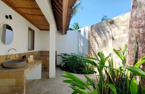 Selong Belanak House | Relax in a VIP Lodge with Terrace and Garden Views