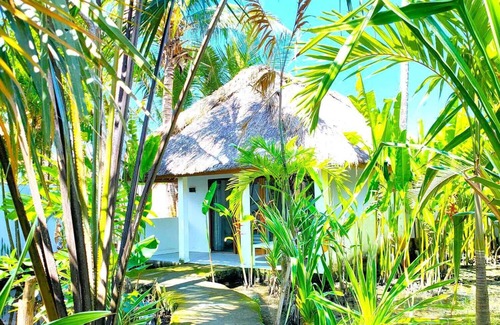 Selong Belanak House | Relax in a VIP Lodge with Terrace and Garden Views