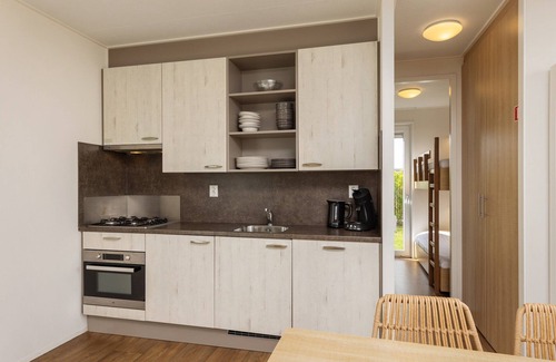 Abbestede House | Cozy Lodge 1 km from Beach with Pool & Pet-Friendly Amenities