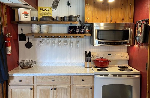 Lorraine Cabin | Explore Family-Friendly Comfort at Lodge on Loomis