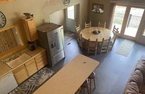 Wheatland Cabin | Idyllic Wyoming Lodge: Private Pond & River Access Awaits