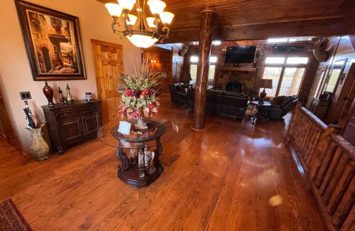 Crenshaw County Cabin | Premier Lakefront Getaway: Guest Rated 10/10