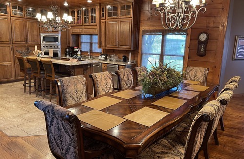 Crenshaw County Cabin | Premier Lakefront Getaway: Guest Rated 10/10