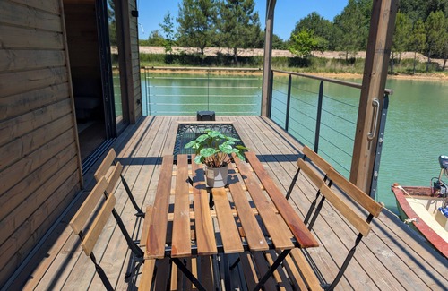 Parcoul-Chenaud Boat Rental | Lodge on the water in Dordogne