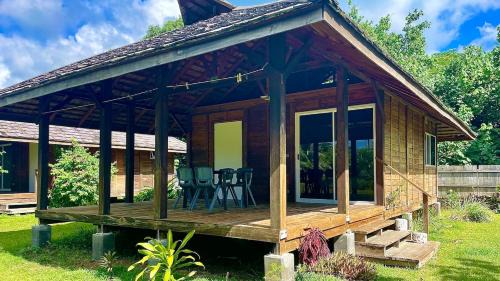 Uturoa House | Pet-Friendly Lodge ORION - Oceanfront Retreat at Coté Lagon