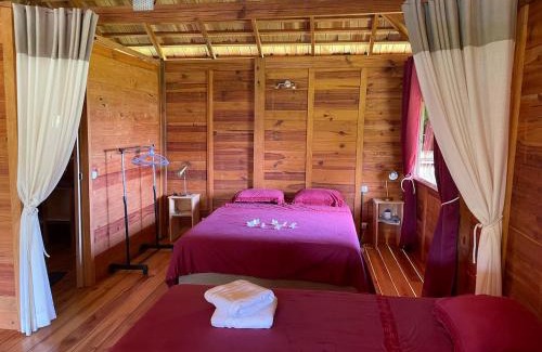 Uturoa House | Pet-Friendly Lodge ORION - Oceanfront Retreat at Coté Lagon