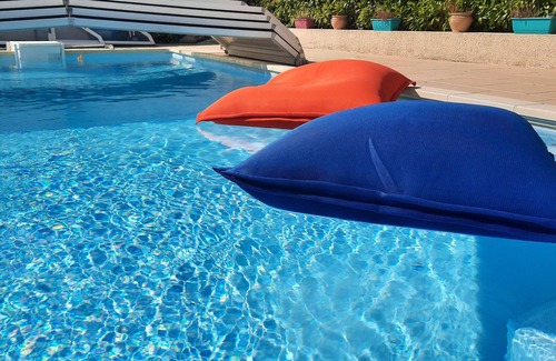 Brousses-et-Villaret Bed & Breakfast | Relaxing Lodge Under Oaks in Montagne Noire, Carcassonne