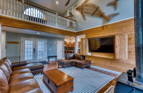 Kodiak House | Spacious 5BR Lodge Retreat: Ideal for Family Getaways