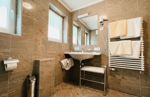 Gerlos House | Discover Lodge Tirolerhof: 4-Star with Hot Tub & Pet-Friendly