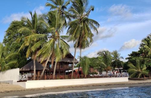 Nosy Be Villa | Inviting Lodge Villa MAYANKI: Oceanfront with Pool & Pets