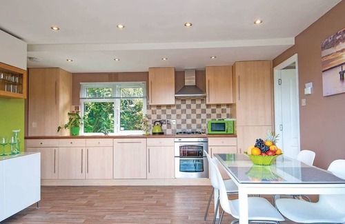 Low Newton Ski Chalet | Cozy Lodge with TV, Spa & Kitchen for Family Getaways