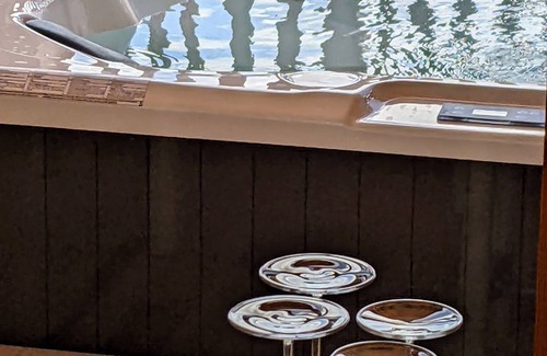 Monbazillac Ski Chalet | Relaxing Lodges with Private Spa in Dordogne