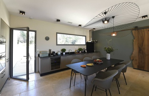 Villeneuve-les-Avignon Villa | Idyllic Lodges in Provence - Villa "Garrigue" Awaits You