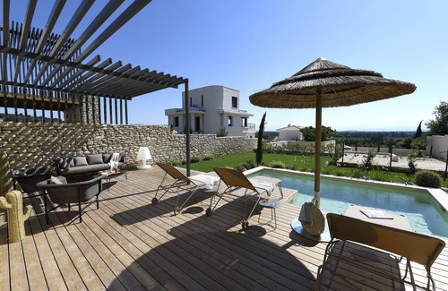 Villeneuve-les-Avignon Villa | Idyllic Lodges in Provence - Villa "Garrigue" Awaits You