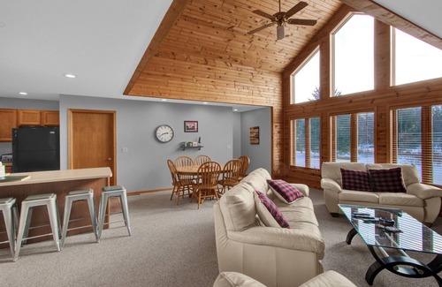 Rome Villa | Explore Lodges Of The Lakes: Oceanfront Bliss Awaits You