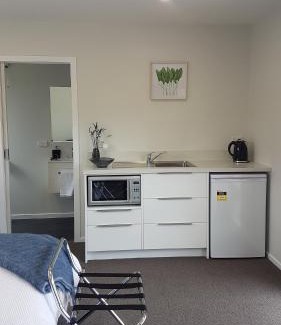 Lowburn Apartment | Discover Lodges on Pearson - Unit 2, Rated 9.4/10 by Guests