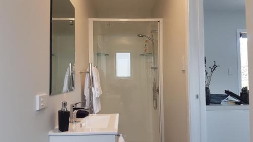 Lowburn Apartment | Discover Lodges on Pearson - Unit 2, Rated 9.4/10 by Guests