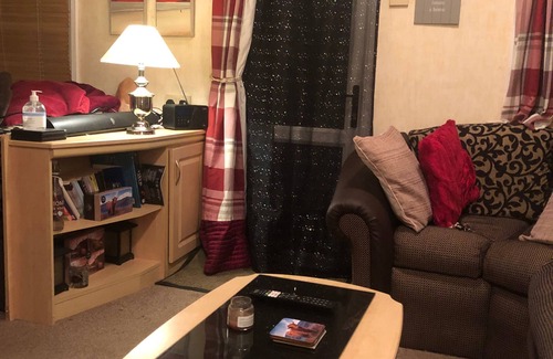 Newton Stewart Cabin | LodgeSleeps3-Garden-Balcony-Parking-ValleyView