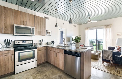 Midtown Apartment | Stylish 1BR Loft in Midtown with Pool and Spa Access