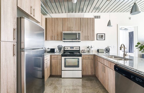 Midtown Apartment | Stylish 1BR Loft in Midtown with Pool and Spa Access