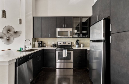 Texas Medical Center Apartment | Luxurious Designer Loft Near Medical Center - 10/10 Rated