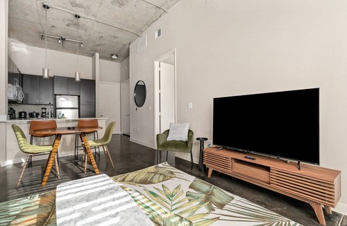 Texas Medical Center Apartment | Luxurious Designer Loft Near Medical Center - 10/10 Rated