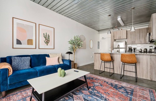 Midtown Apartment | Modern 1BR Loft in Midtown with Pool and Spa Amenities