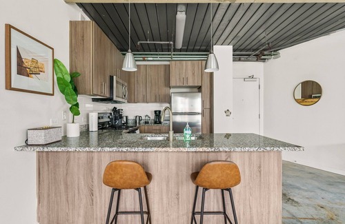 Midtown Apartment | Midtown Lodgeur: 1BR Loft with Pool & Spa Amenities