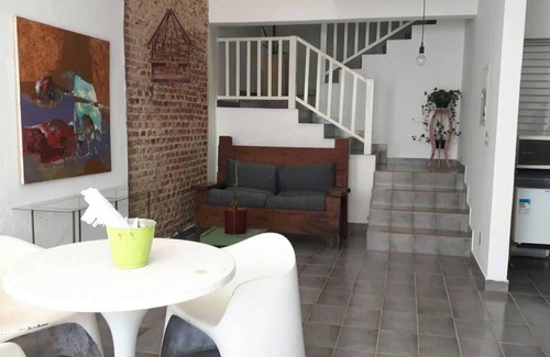 Jardim Europa House | Discover Lírio: Pet-Friendly Lodging with Scenic Views