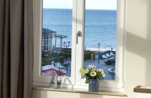 Binz Hotel | Discover LOEV - VELA Hotel: 4-Star Guest Favorite