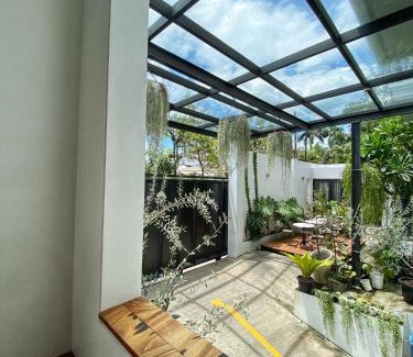 Tanjung Duren Utara House | Top-Rated Loewys Home in Tanjung Duren, Jakarta Barat