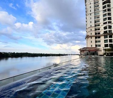 Kuching Apartment | Elegant 2-Bedroom Suite at Kuching Riverine Resort