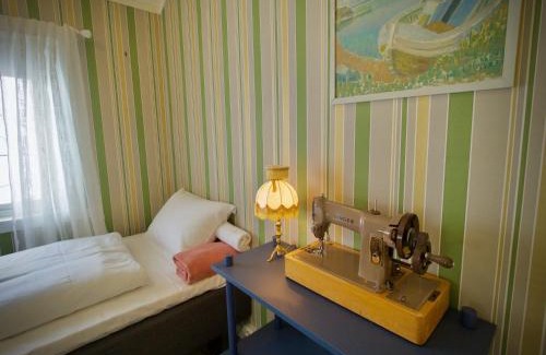 Bostad House | Charming Lofoten Bay View Hotel: Child-Friendly Retreat