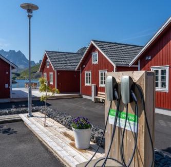 Flakstad Ski Chalet | Inviting Lofoten Cabins - Kåkern with Family-Friendly Amenities