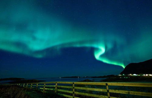 Bostad House | Top-Rated Lofoten Hiking Base: Family-Friendly Escape