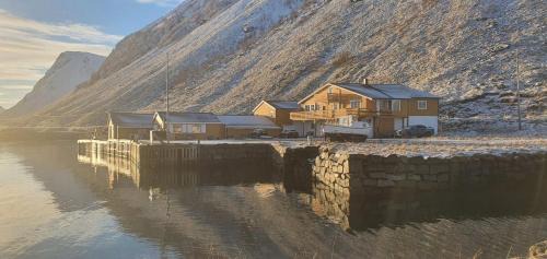 Bostad Apartment | Experience Lofoten Sunset: Family-Friendly Apartments
