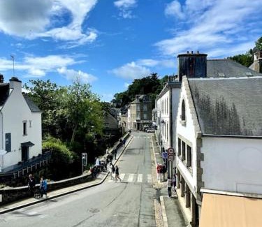 Pont-Aven Apartment | Prime Pont Aven Loft: Steps from Beaches & Pet Friendly