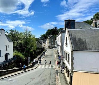Pont-Aven Apartment | Prime Pont Aven Loft: Steps from Beaches & Pet Friendly