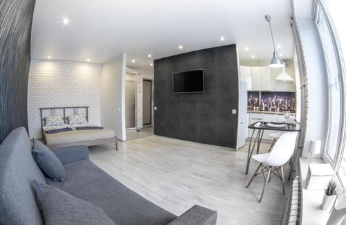Nizhniy Novgorod City Centre Apartment | Scenic LoFT with Panoramic Views of Pl. Gorkogo
