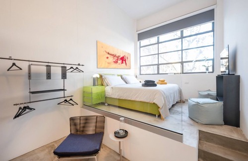 Aurora Bed & Breakfast | Modern Loft 19 with Spa and Family-Friendly Amenities