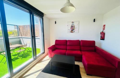 San Sebastian de los Reyes Apartment | Relaxing Apartment with Pool, Garden Terrace & Netflix