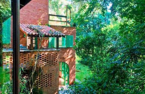 Cotia Ski Chalet | Escape to Nature: Loft Retreat in Cotia Near SP