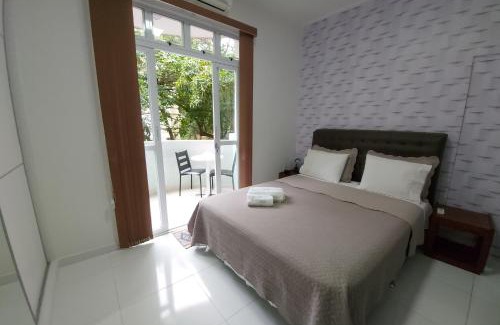 Leblon Apartment | Charming Oceanfront Loft in Leblon - Rated 9.4/10!