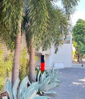 Aracatuba Apartment | Top-Rated Uptown Loft with Oceanfront Pool and Garage