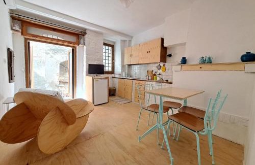 Seggiano Apartment | Pet-Friendly Loft Antico: La Casina di Paola Awaits
