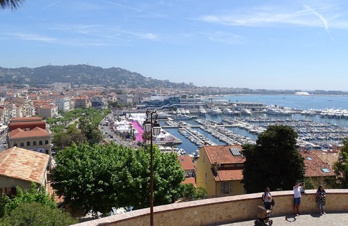 Le Suquet Apartment | Beachside Loft Apartment with Ocean View, Near Palais des Festivals