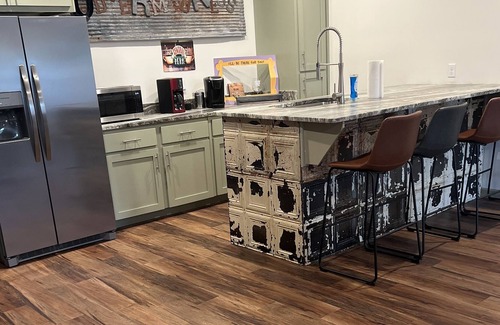 Oneonta Apartment | Loft apartment in entertainment district of town for the family!