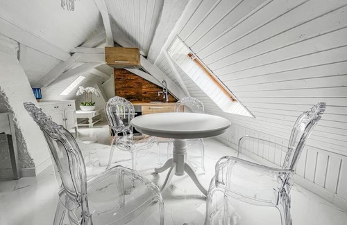Montreux Apartment | Elegant Loft Apartment at Château du Châtelard - Pet Friendly