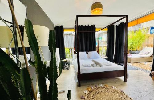 Chartrons Apartment | Unique Rooftop Loft with Patio and Late Check-Out