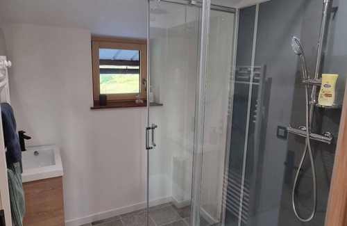 Ploufragan Apartment | Unique Loft Near Saint-Brieuc with Spa and Breakfast